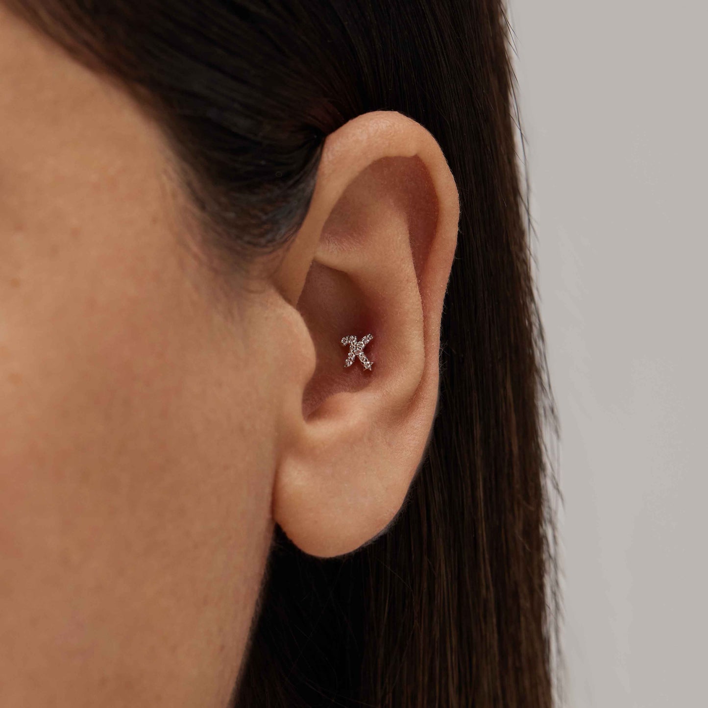 Alphabet Stud K White Gold